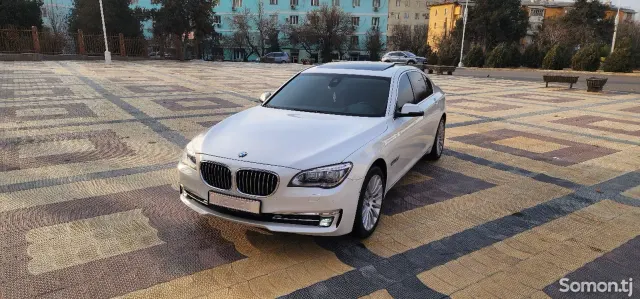 BMW 7 series 2014 · 4.0 AT