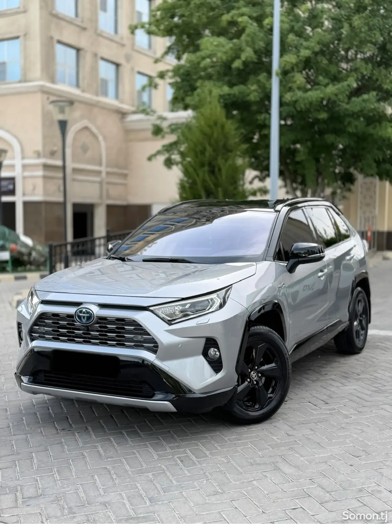 Toyota RAV 4 2021 · 2.5 CVT