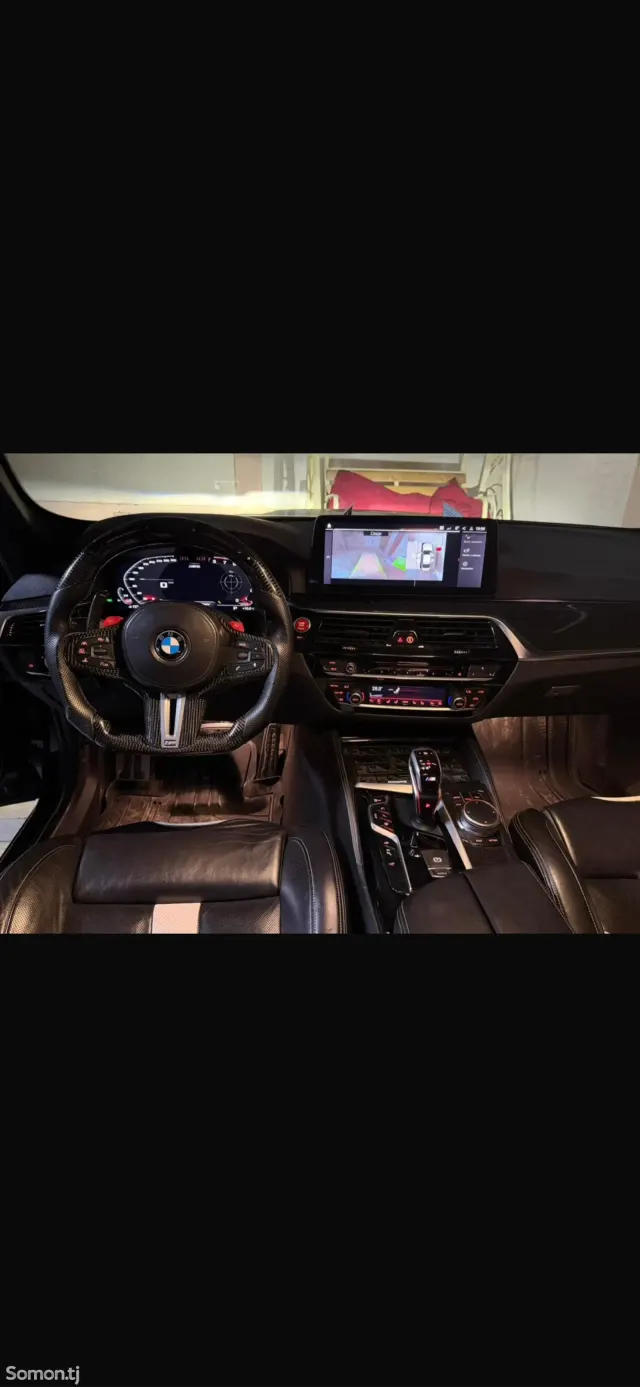 BMW M5 2018 · 4.4 AT