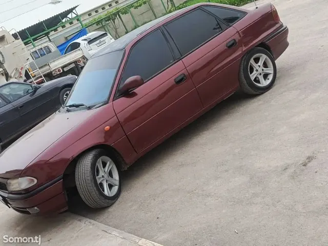 Opel Astra F 1997 · 1.6 MT