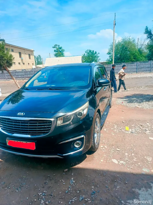 Kia Carnival 2014 · 2.2 AT