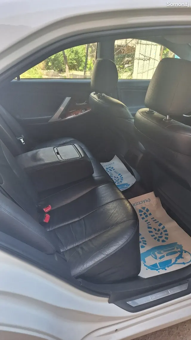 Toyota Camry 2011 · 3.5 AT
