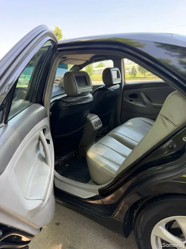 Toyota Camry 2008 · 2.4 AT
