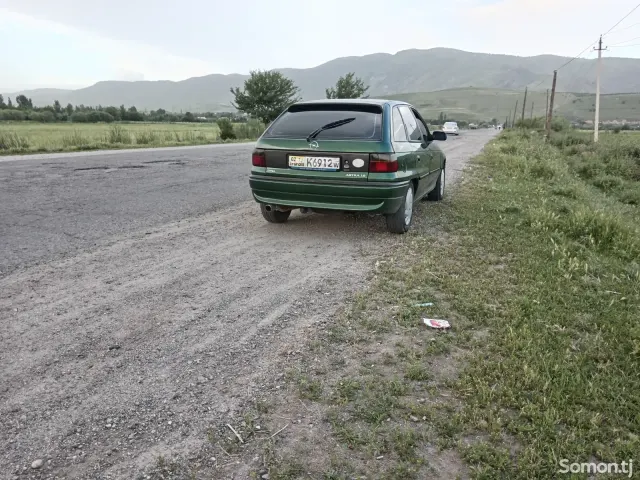 Opel Astra F 1997 · 1.6 MT