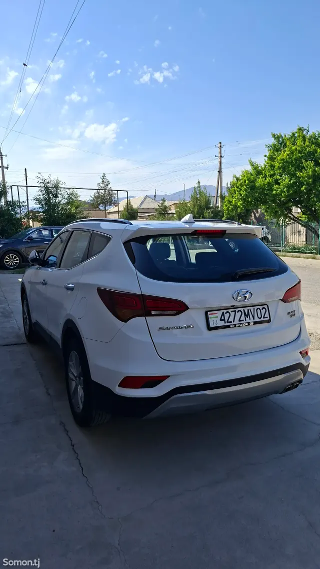 Hyundai Santa Fe 2016 · 2.0 AT
