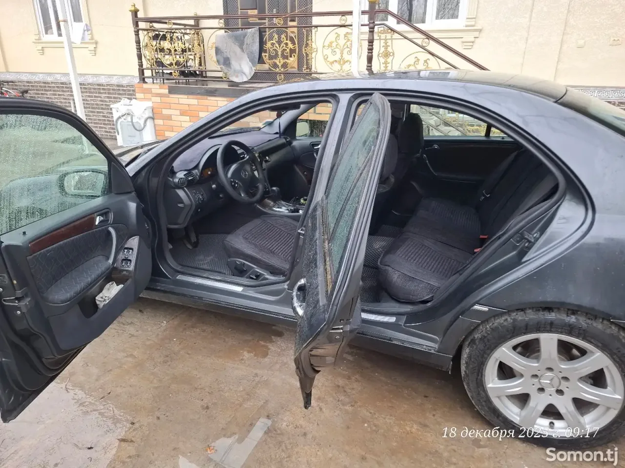 Mercedes-Benz C class 2001 · 2.3 AT