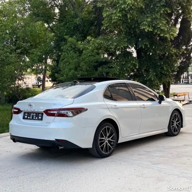 Toyota Camry 2018 · 3.5 AT