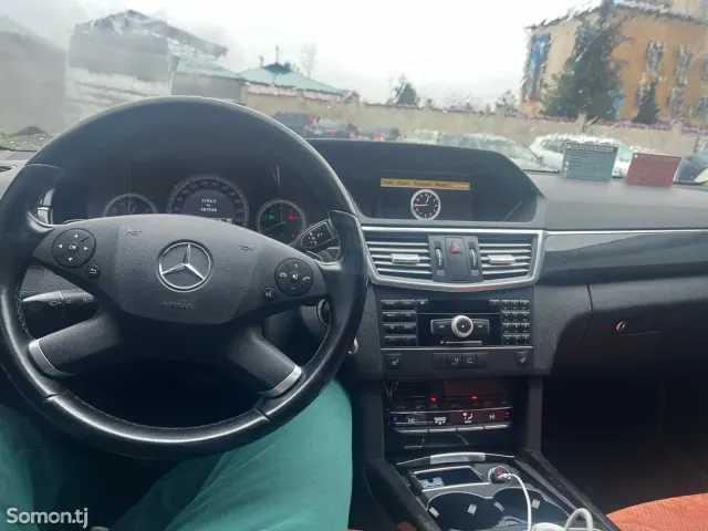 Mercedes-Benz E class 2011 · 3.0 AT
