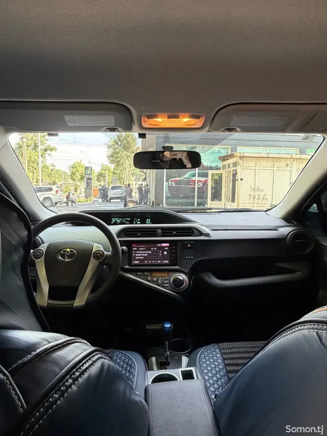 Toyota Aqua 2014 · 1.5 AT