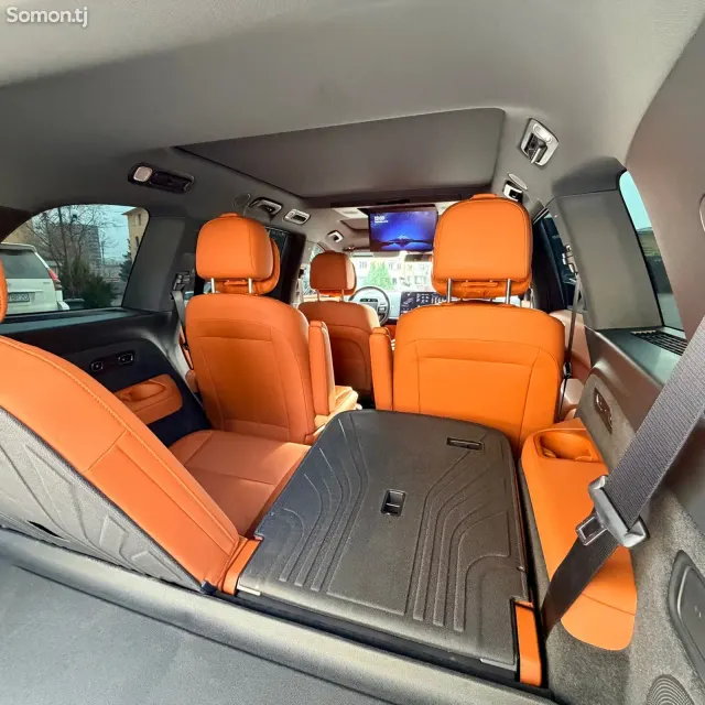 Li Auto (Lixiang) L9 2025 · AT