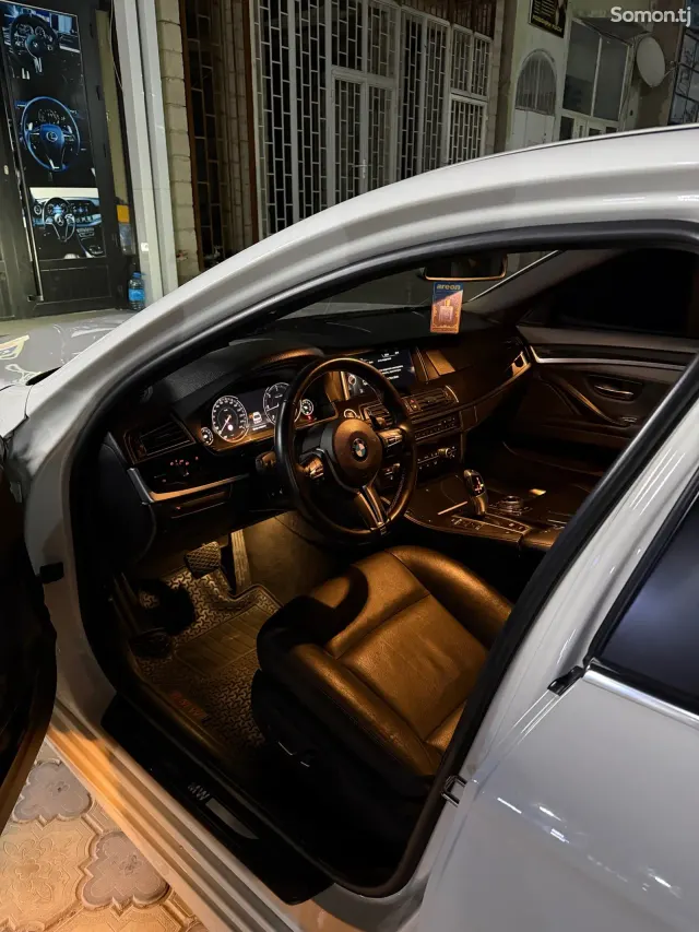 BMW 5 series 2015 · 2.0 AT