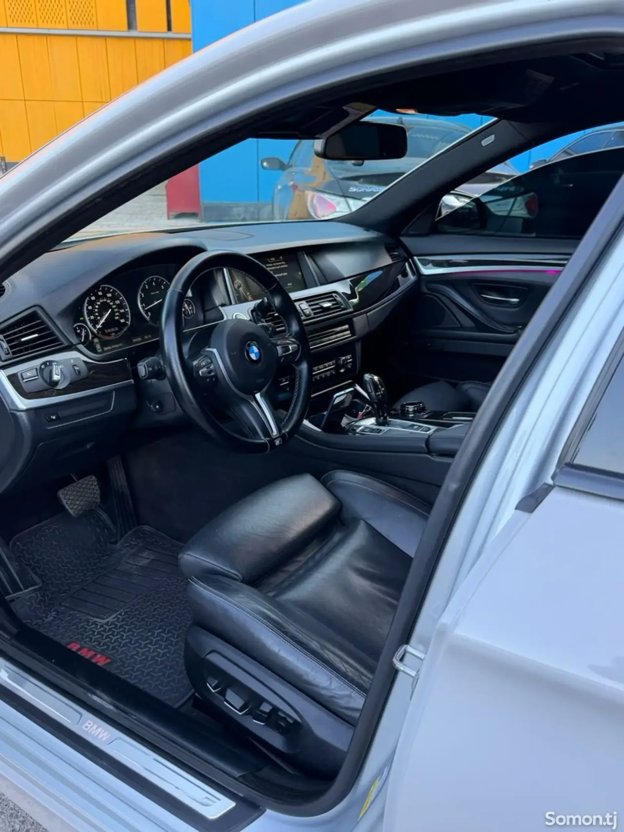 BMW 5 series 2015 · 3.5 AT