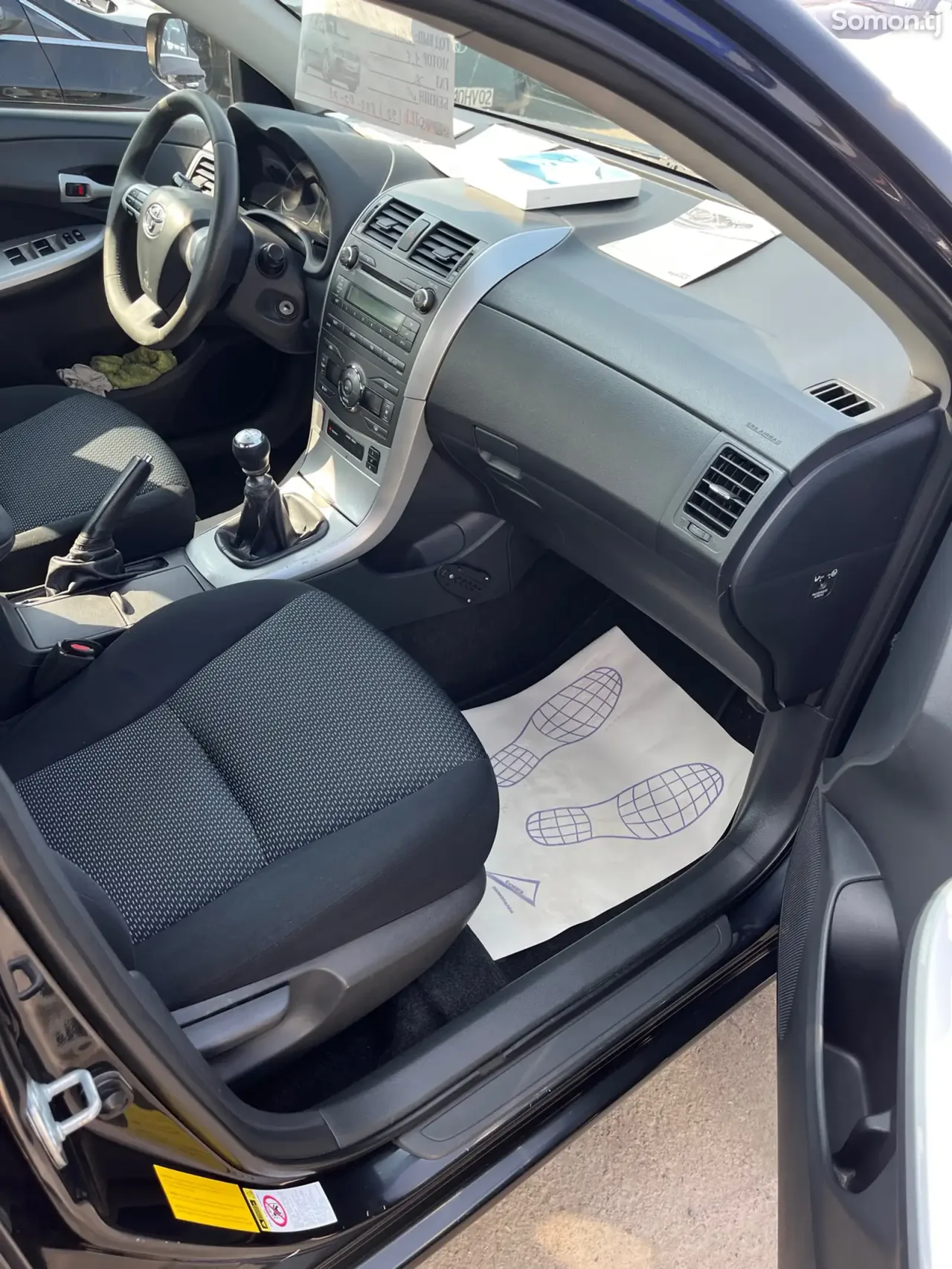 Toyota Corolla 2011 · 1.6 MT