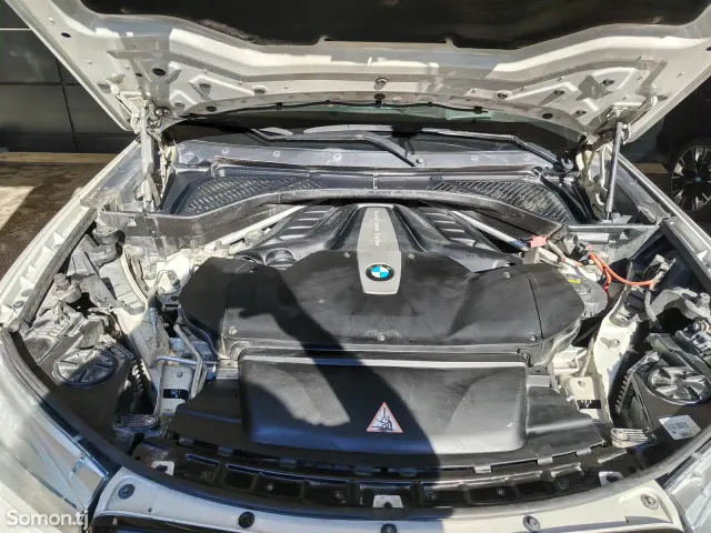 BMW X5 M 2016 · 4.4 MT