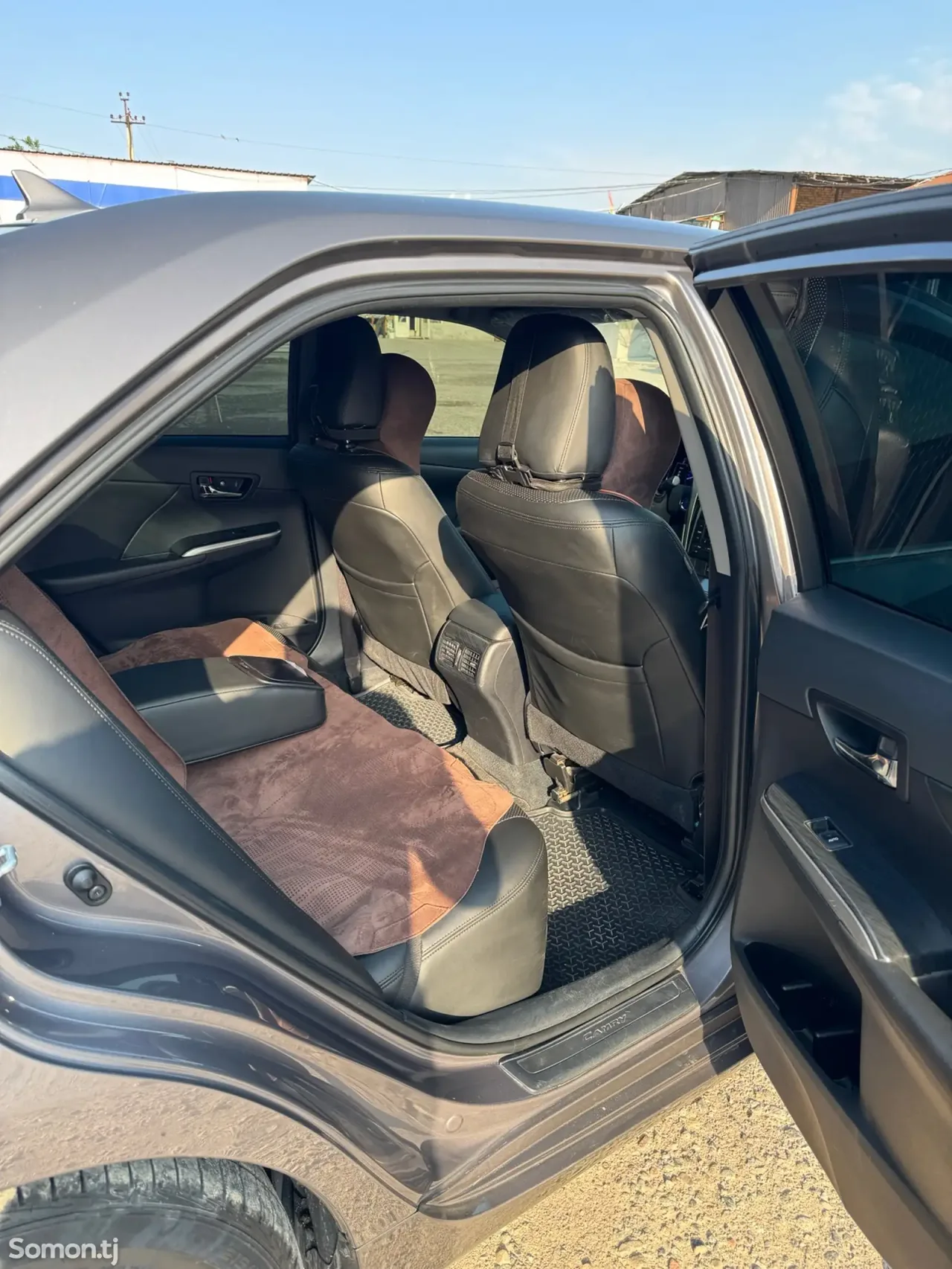 Toyota Camry 2015 · 2.5 AT