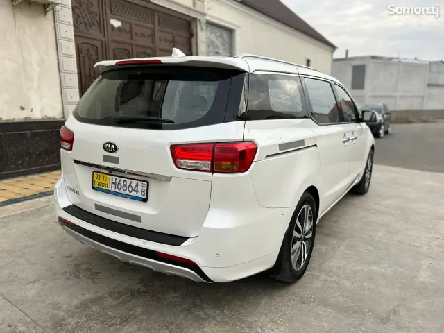 Kia Carnival 2014 · 2.0 AT