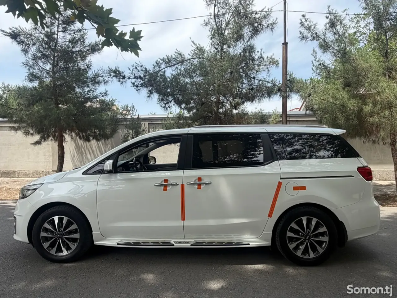 Kia Carnival 2014 · 2.2 AT