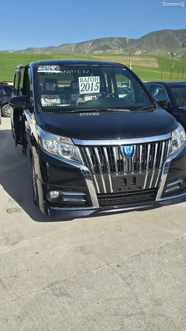 Toyota Voxy 2015 · 1.8 AT