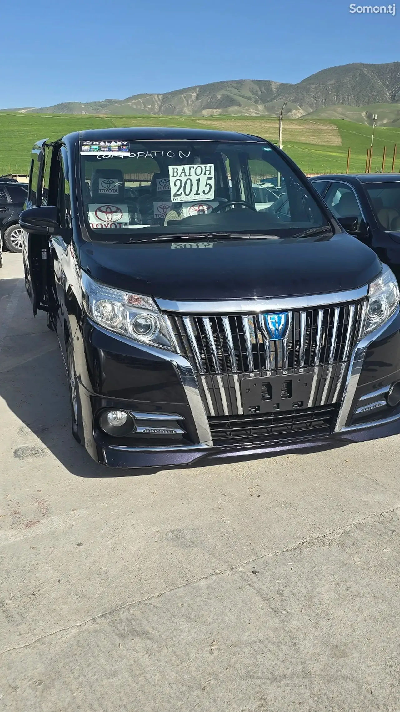 Toyota Voxy 2015 · 1.8 AT
