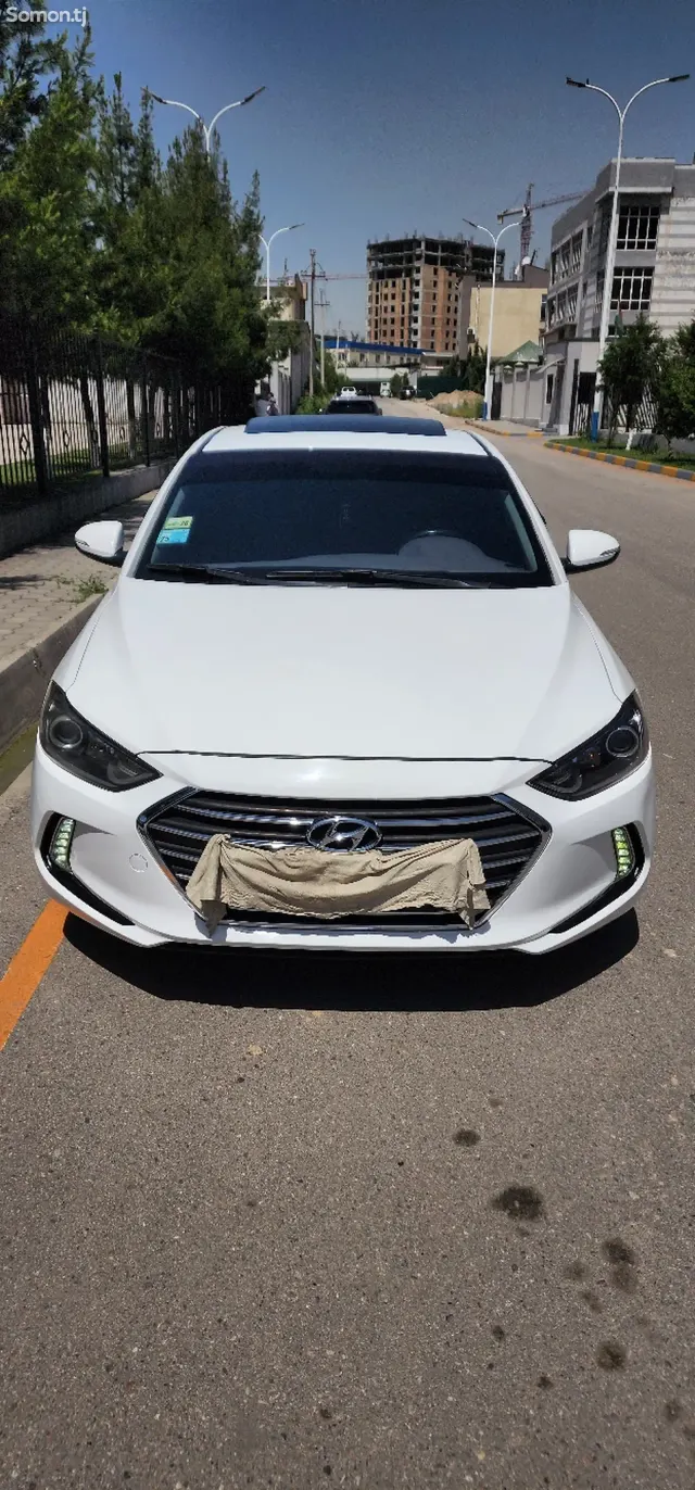 Hyundai Elantra 2017 · 2.0 AT