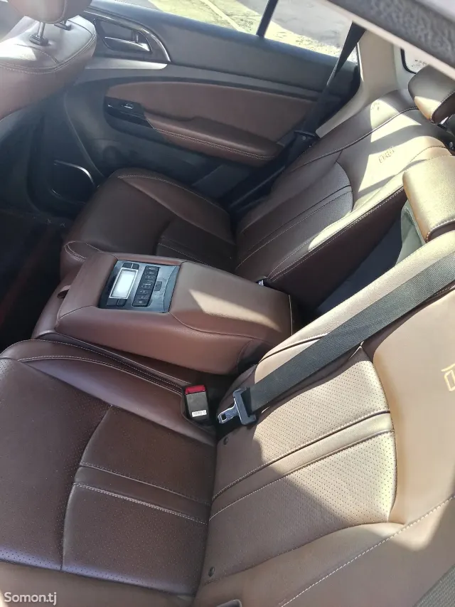 BYD Tang 2015 · 2.0 AMT