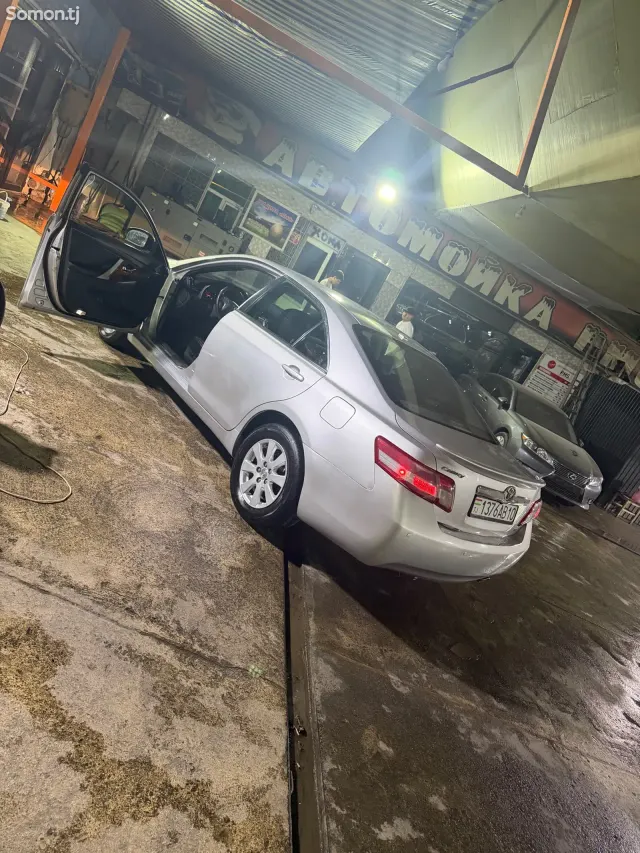 Toyota Camry 2008 · 2.4 AT