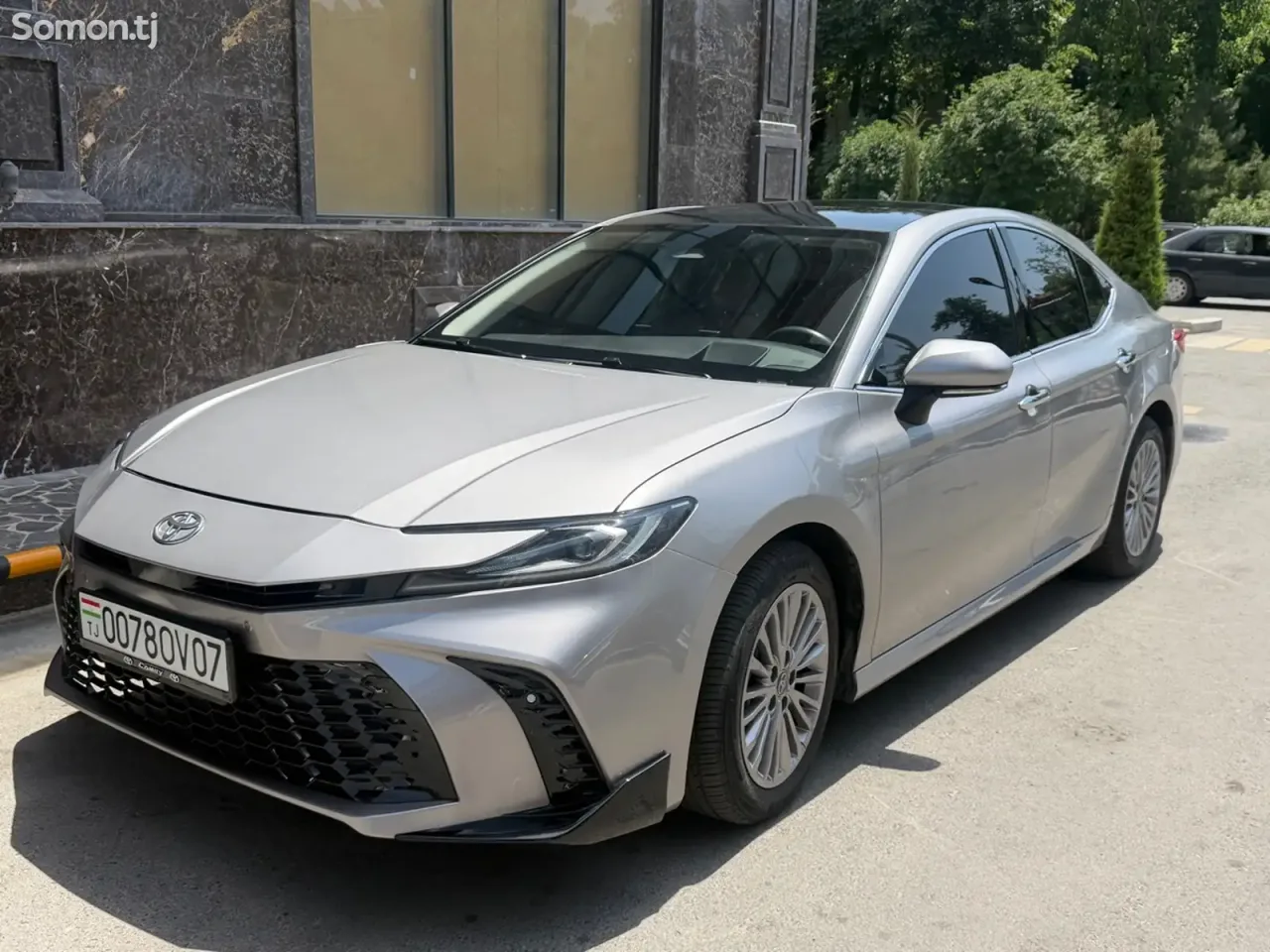 Toyota Camry 2025 · 2.0 AT