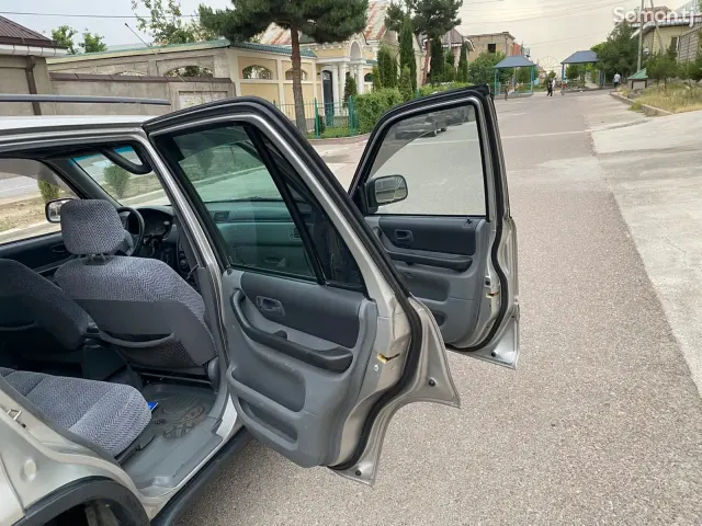 Honda CR-V 1997 · 2.0 AT