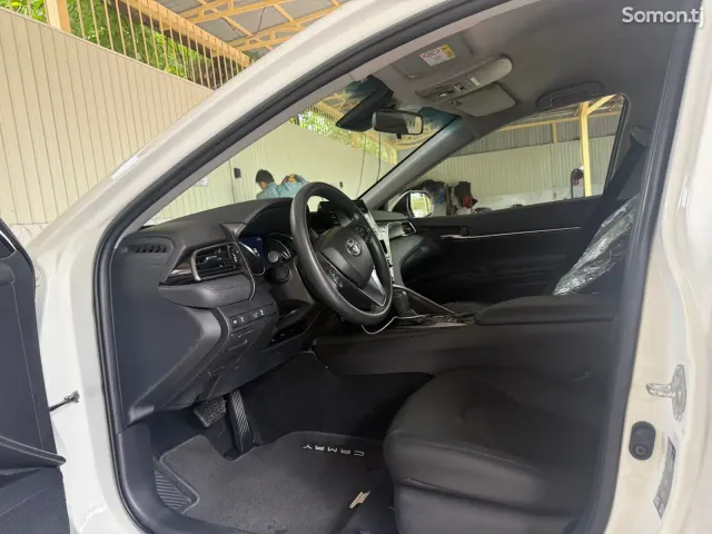 Toyota Camry 2022 · 2.5 AT