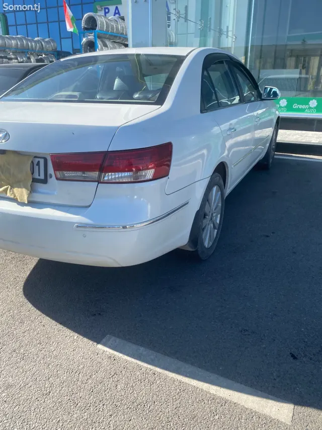 Hyundai Sonata 2008 · 2.4 AT