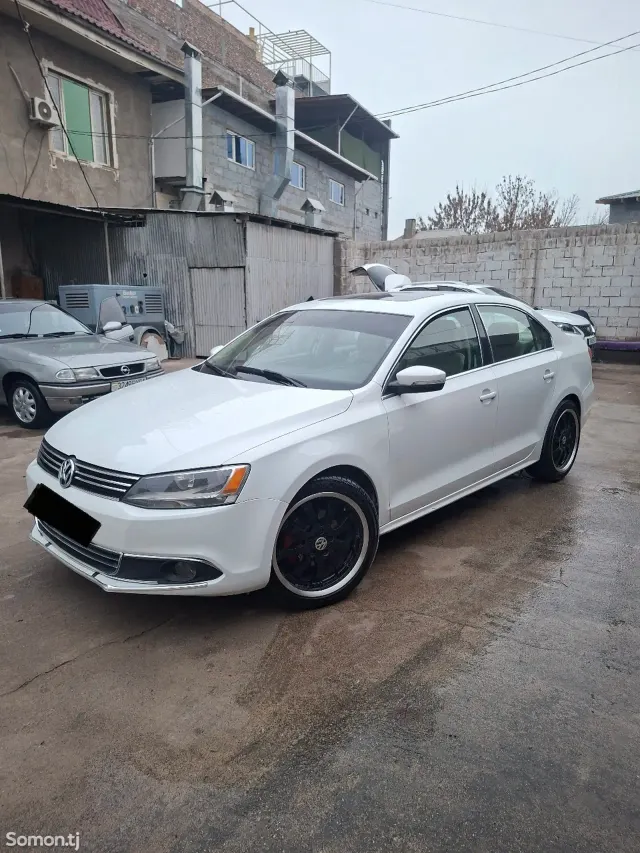 Volkswagen Jetta 2014 · 1.8 AT