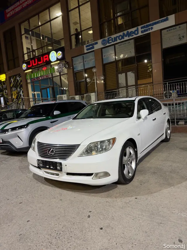 Lexus LS series 2009 · 4.6 AT