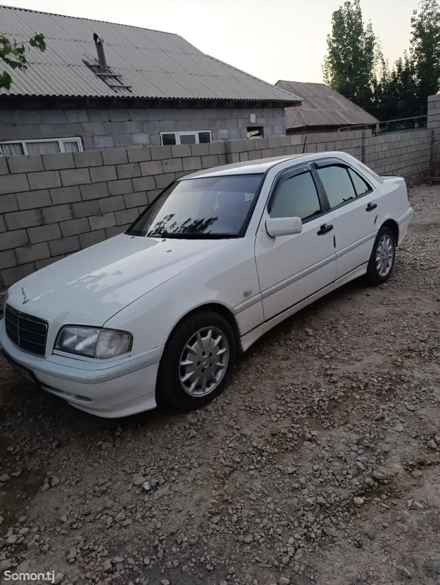 Mercedes-Benz C class 1995 · 1.8 MT