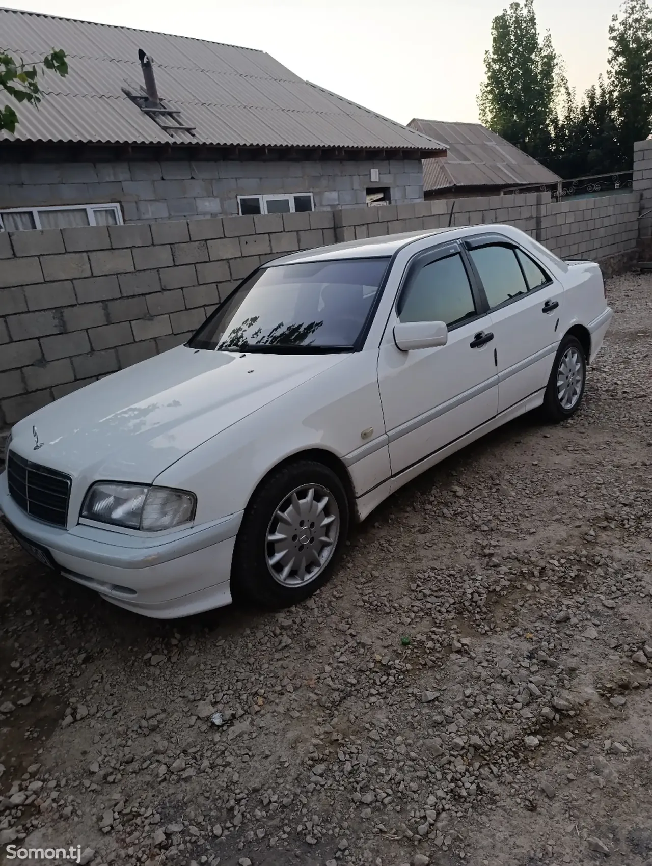 Mercedes-Benz C class 1995 · 1.8 MT