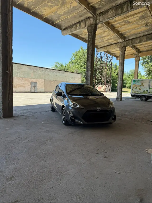 Toyota Aqua 2015 · 1.5 CVT