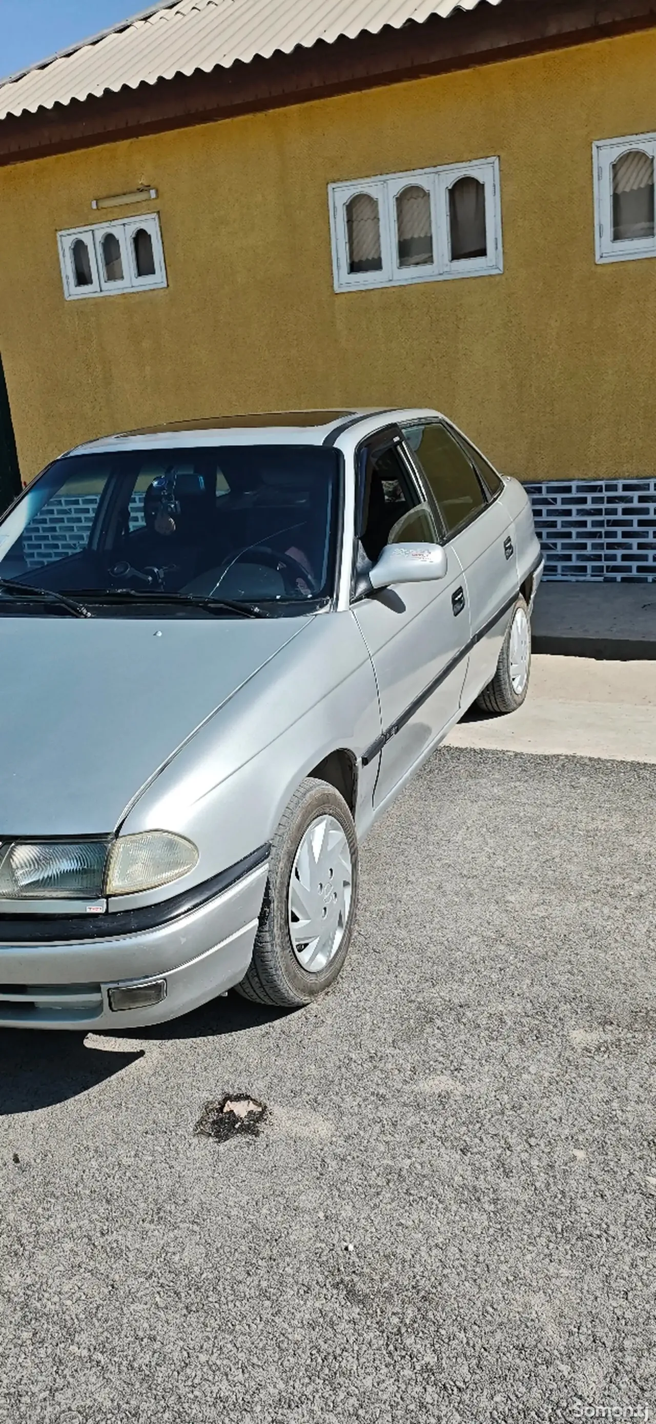 Opel Astra F 1994 · 1.6 MT