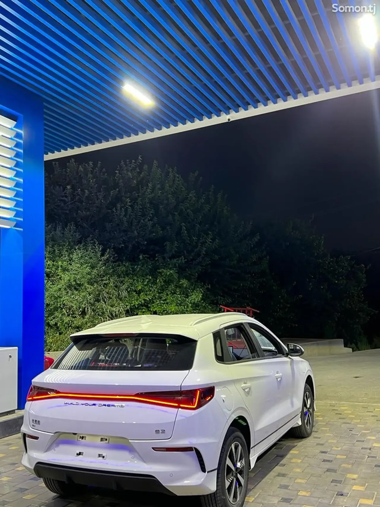 BYD E2 2025 · 1.7 AT
