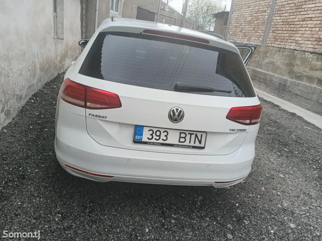 Volkswagen Passat 2015 · 1.4 AT