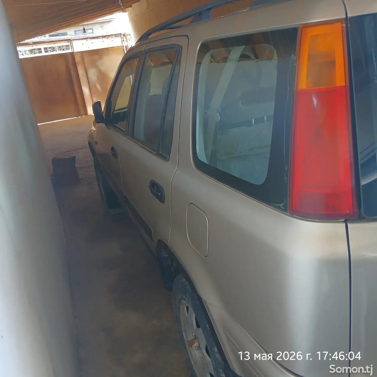 Honda CR-V 2000 · 2.4 MT