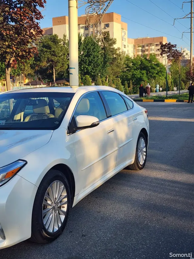 Toyota Avalon 2016 · 2.5 AT