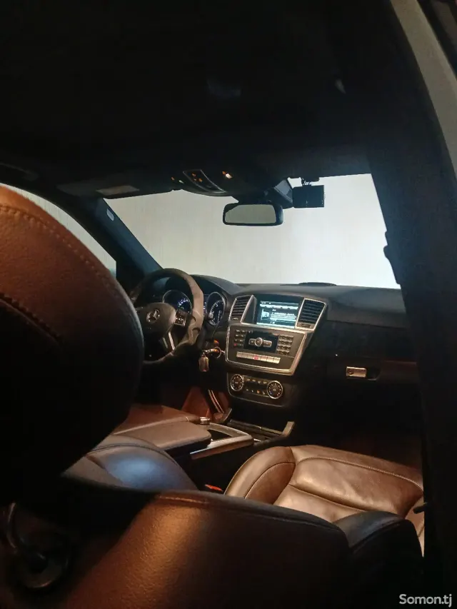 Mercedes-Benz ML class 2013 · 2.5 AT