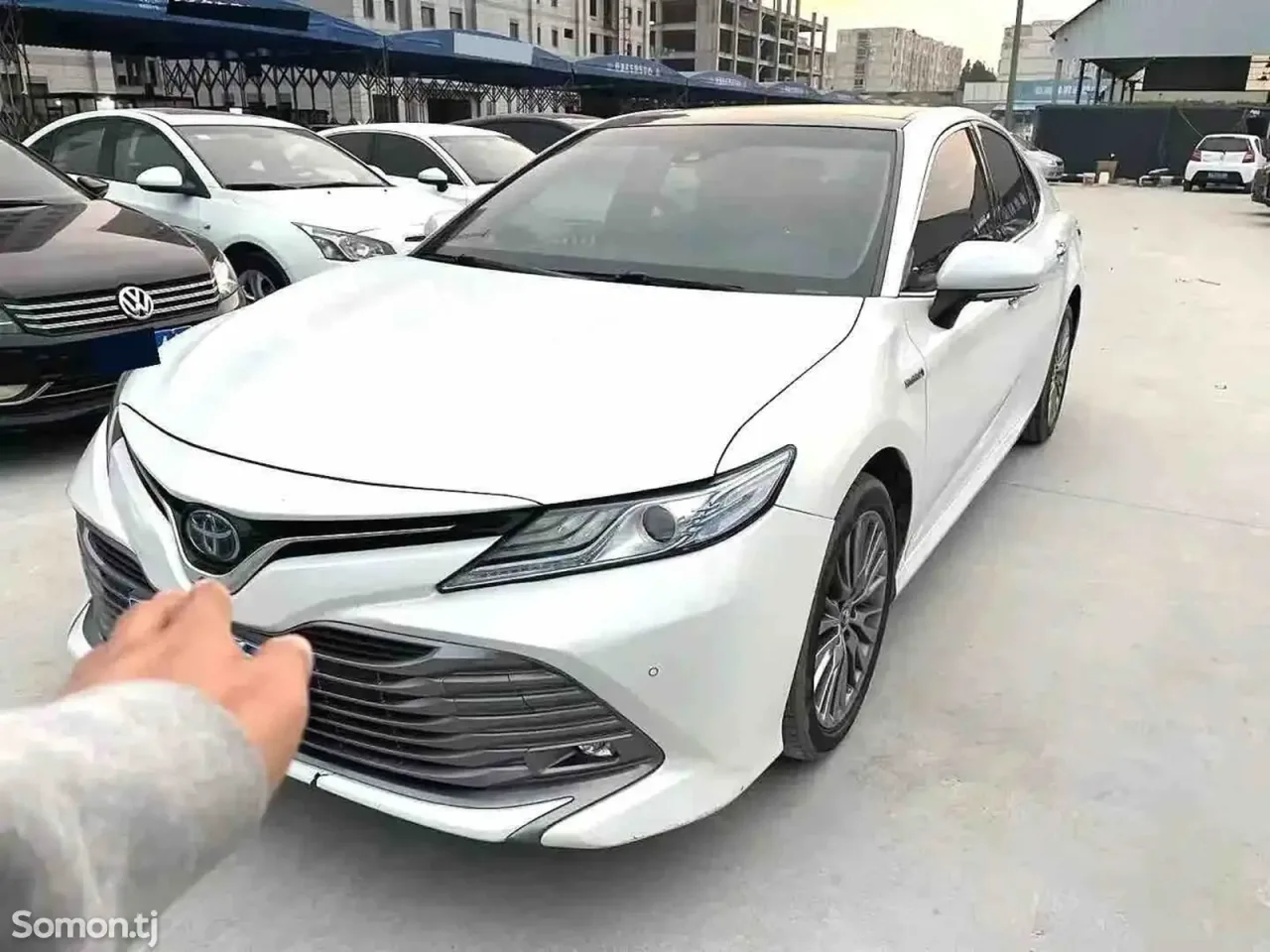 Toyota Camry 2019 · 2.5 AT