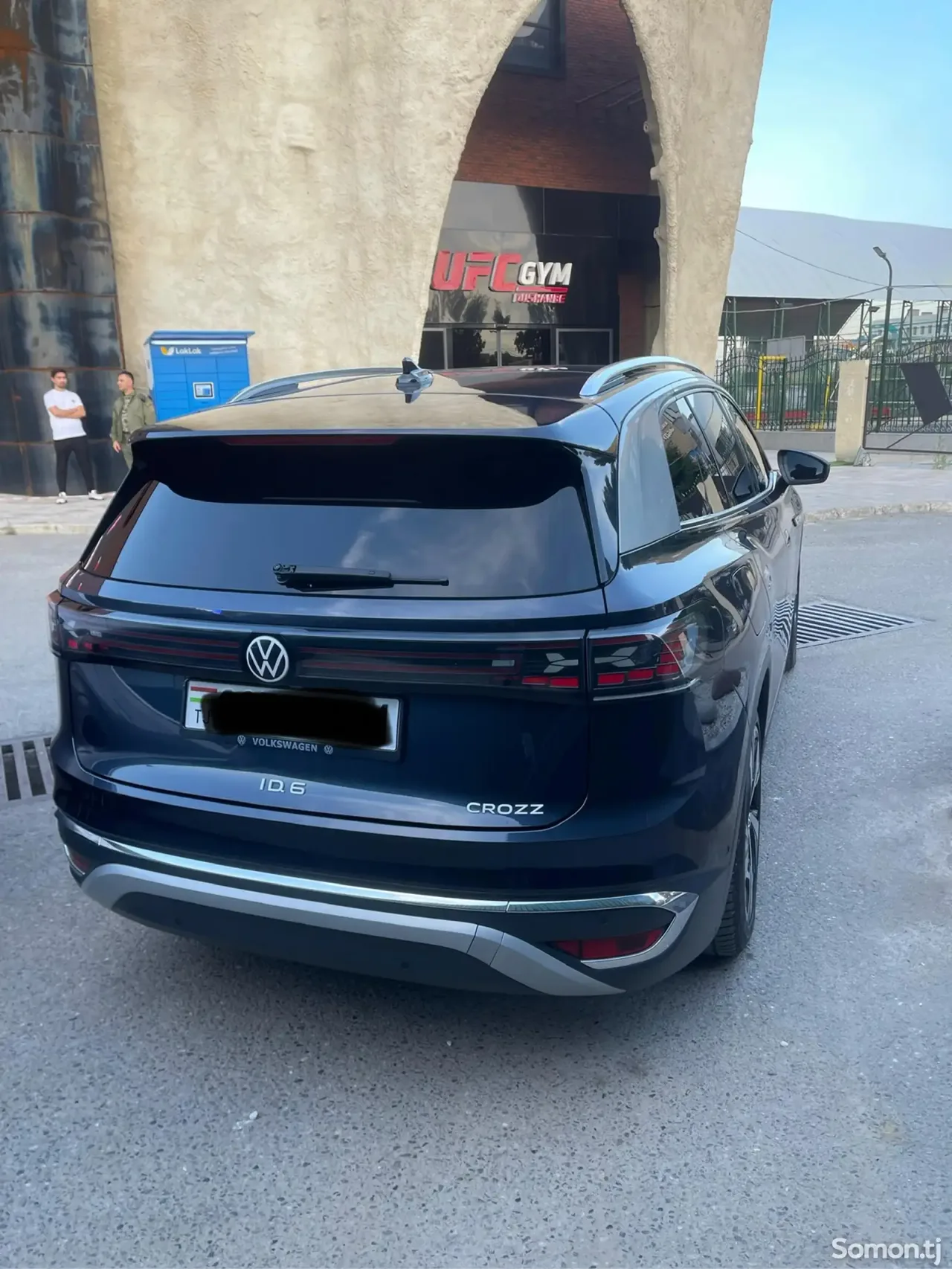 Volkswagen ID.6 2023 · AT