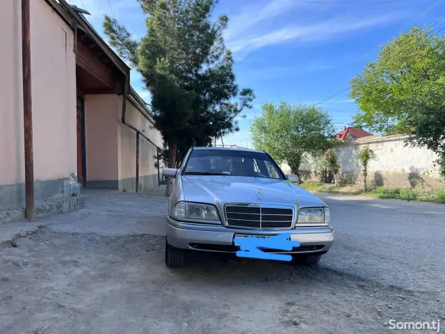 Mercedes-Benz CE class 1995 · 1.8 MT