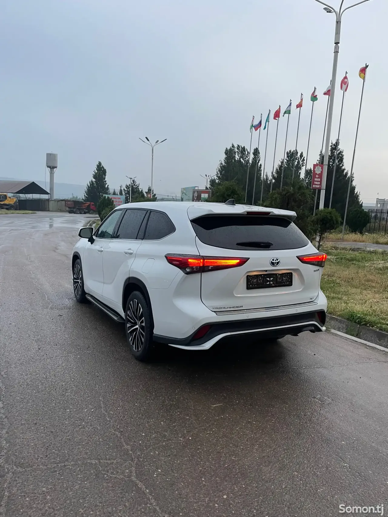 Toyota Highlander 2022 · 2.5 AT