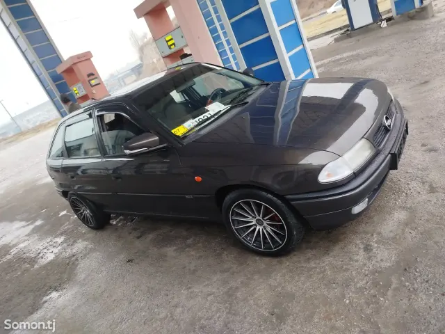 Opel Astra F 1996 · 1.6 MT