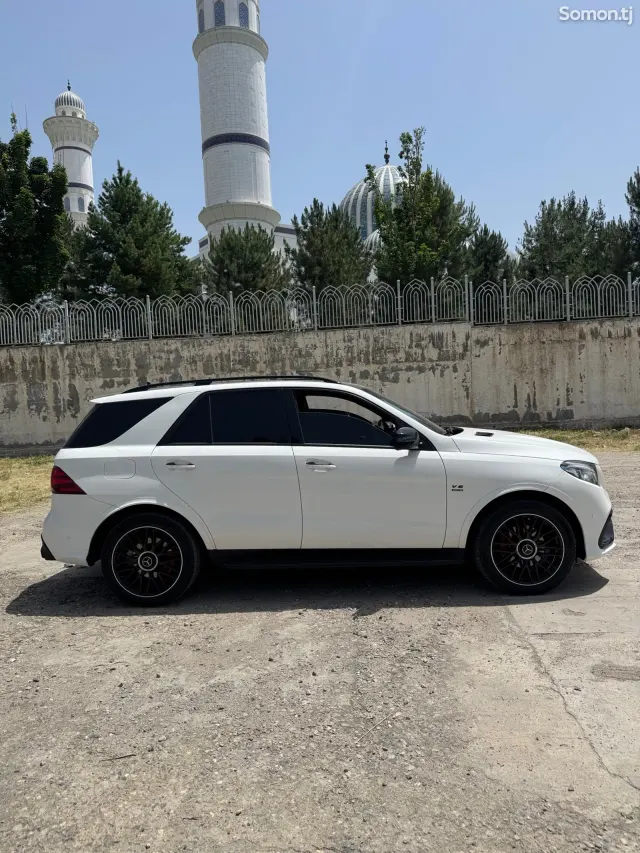 Mercedes-Benz GLE class 2017 · 3.5 AT