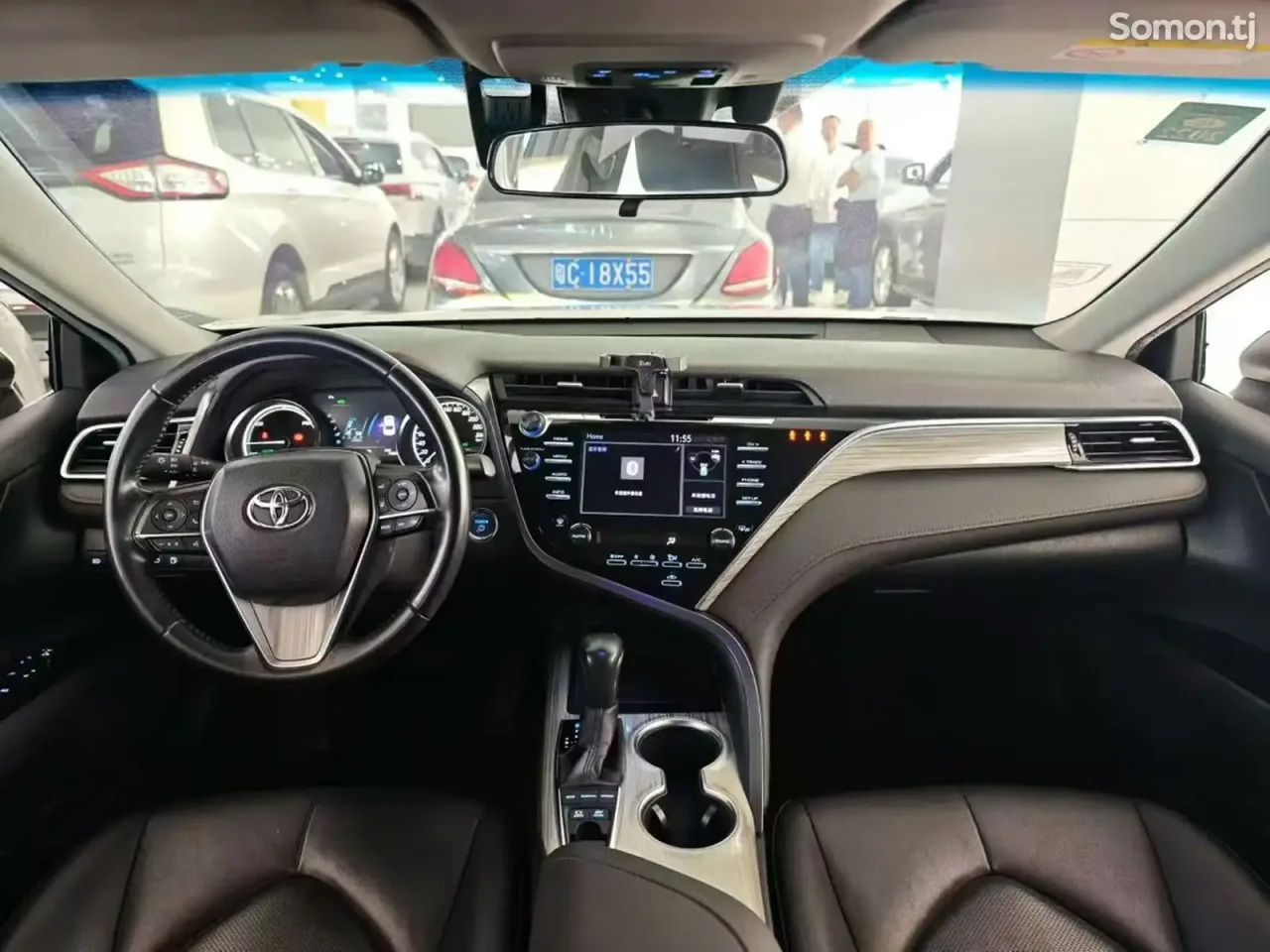 Toyota Camry 2018 · AT