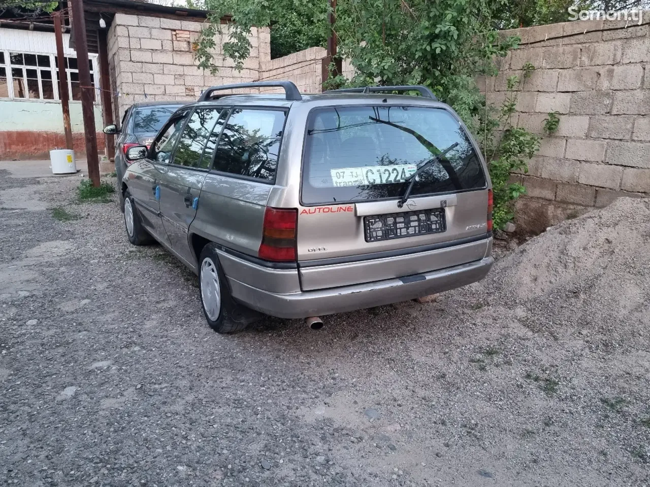 Opel Astra F 1996 · 1.6 MT