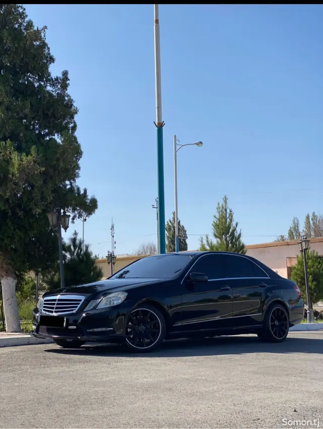 Mercedes-Benz E class 2010 · 3.5 AT